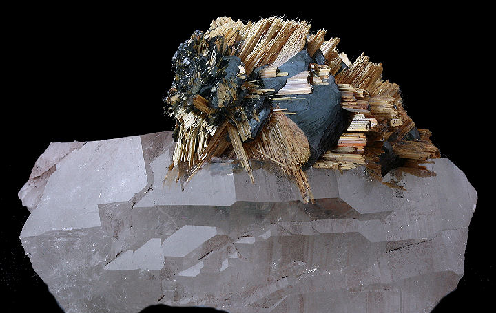 Rutile on Hematite on Quartz